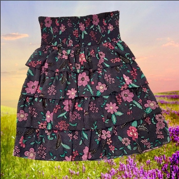 American Eagle Outfitters Dresses & Skirts - AE Strapless Dress Ruffled Tiered Bottom